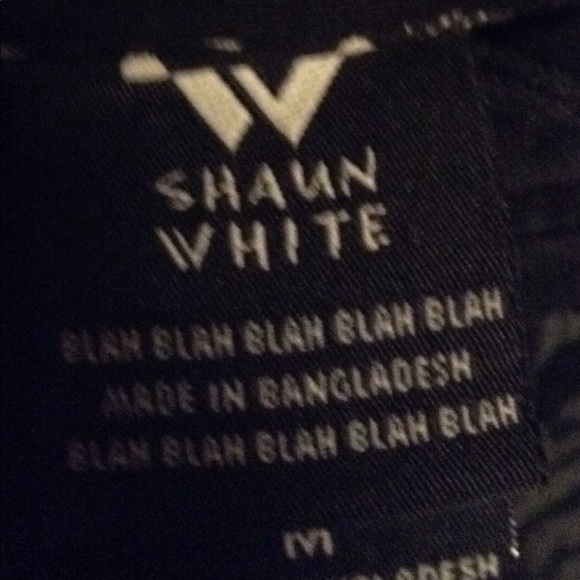 A bundle of 3 boys medium sized T-shirts - Picture 2 of 5